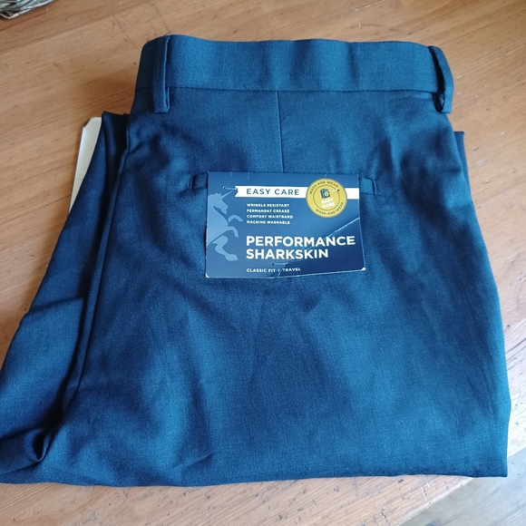 Stafford Sharkskin Stretch Pleated Pants Classic Fit  Size-34W×32L - Picture 3 of 4